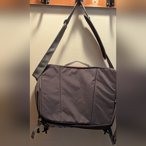 Jansport Network Laptop Messenger Bag. New With Tags. - Picture 3 of 16